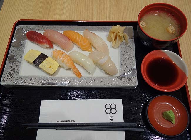 タイ料理に飽き飽きしてきた久しぶりに日本食が恋しくなり寿司でも食うか！「バンコク伊勢丹」へ