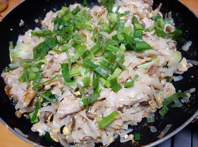 バンコク旅行で培った新しい料理♪センレック（米麺）を使った「パッタイ・ムー」